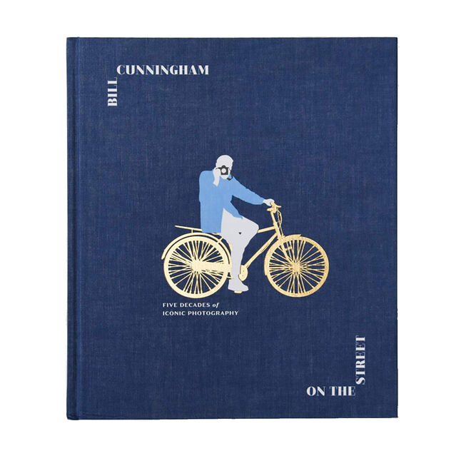 ‘Bill Cunningham: On the Street: Five Decades of Iconic Photography’, 384 páginas, €61,69, Editora Clarkson Potter em www.amazon.com
