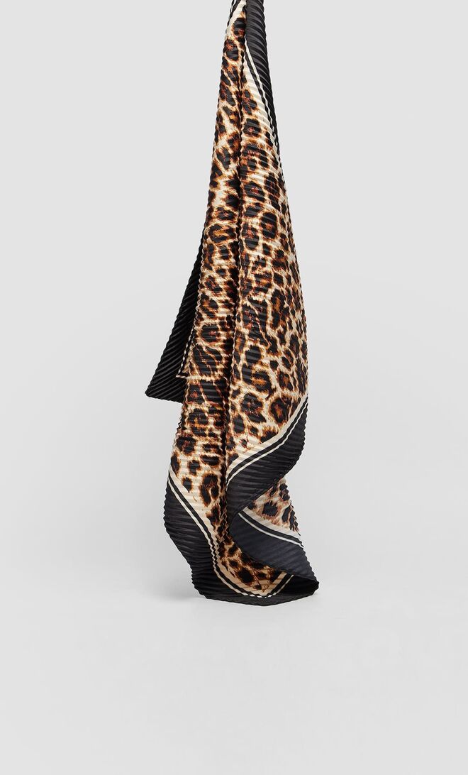 Bandana, €5,99, Stradivarius 