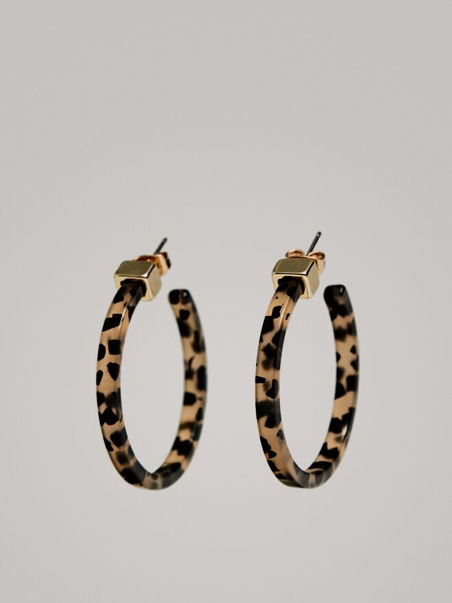 Brincos, €19,95, Massimo Dutti 