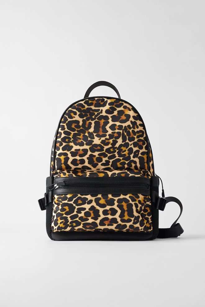 Mochila, €25,95, Zara