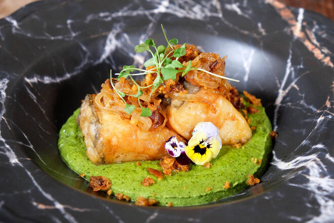 Provar comida nacional com vista para o rio: Faz Figura