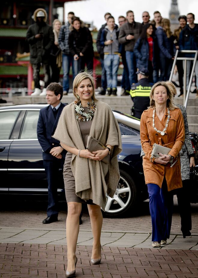 A rainha Máxima a chegar a um simpósio de educação musical no Conservatório, em Amesterdão em março  de 2016. 