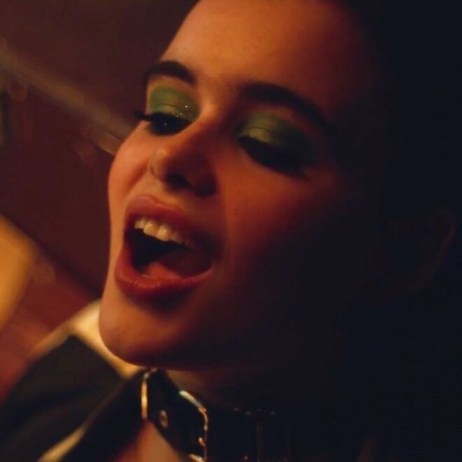 Barbie Ferreira é Kat Hernandez 