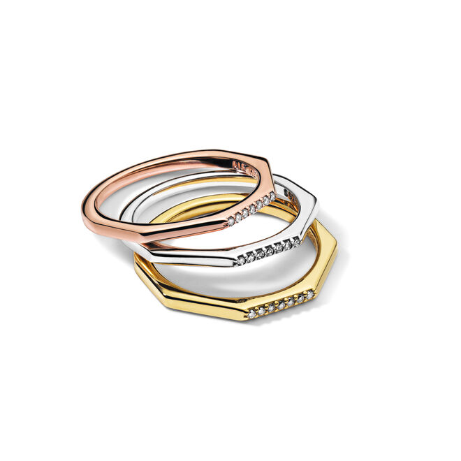 Anéis Multifaceted, €69 (cada), Pandora.