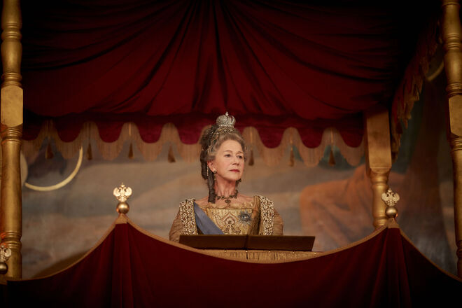 Helen Mirren é Catarina II da Rússia