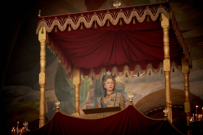 Helen Mirren é Catarina II da Rússia