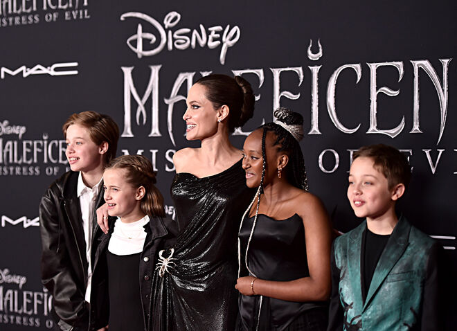 Shiloh Nouvel Jolie-Pitt, Vivienne Marcheline Jolie-Pitt, Angelina Jolie, Zahara Marley Jolie-Pitt e Knox Léon Jolie-Pitt