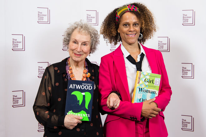 Margaret Atwood e Bernardine Evaristo, as duas mulheres vencedoras do Booker Prize 2019