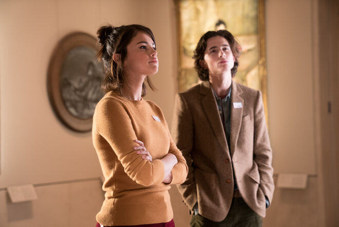 Selena Gomez e Timothée Chalamet são Chan e Gatsby Welles