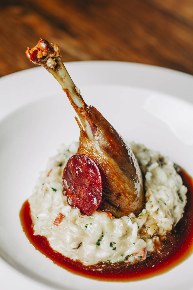 Risotto de pato crocante com chouriço picante