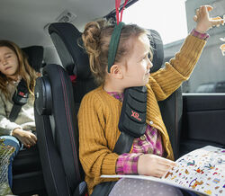 Crianças no carro? A cadeira certa faz a diferença em cada viagem