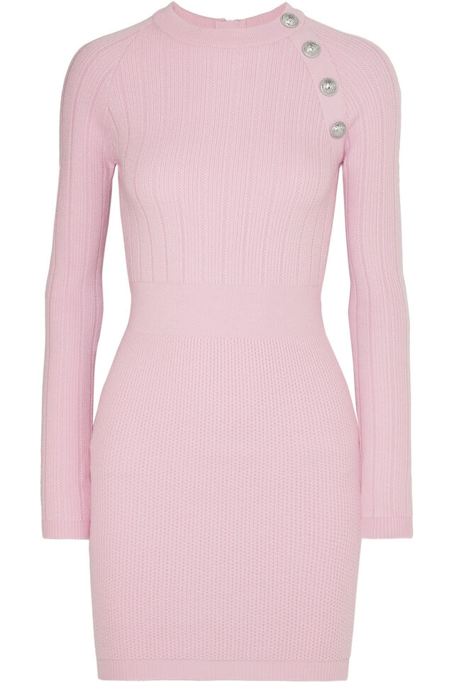 Vestido, €1090, Balmain, em www.net-a-porter.com