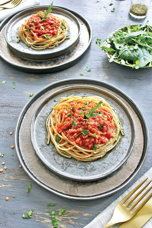 Receita de bolonhesa de lentilhas com beterraba.