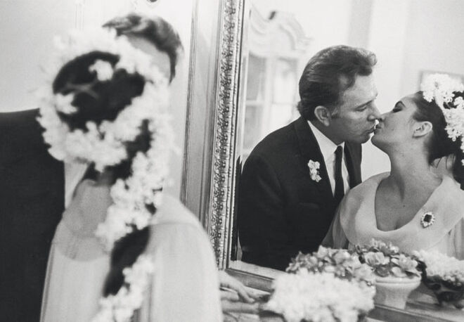 Richard Burton e Elizabeth Taylor no seu primeiro casamento, em 15 de março de 1964, em Montreal no Canadá. 