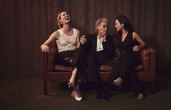 Mackenzie Davis, Linda Hamilton e Natalia Reyes