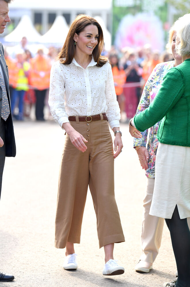Kate Middleton usou um par de sapatilhas da Superga para ir ao Chelsea Flower Show, em Londres, a 20 de maio de 2019