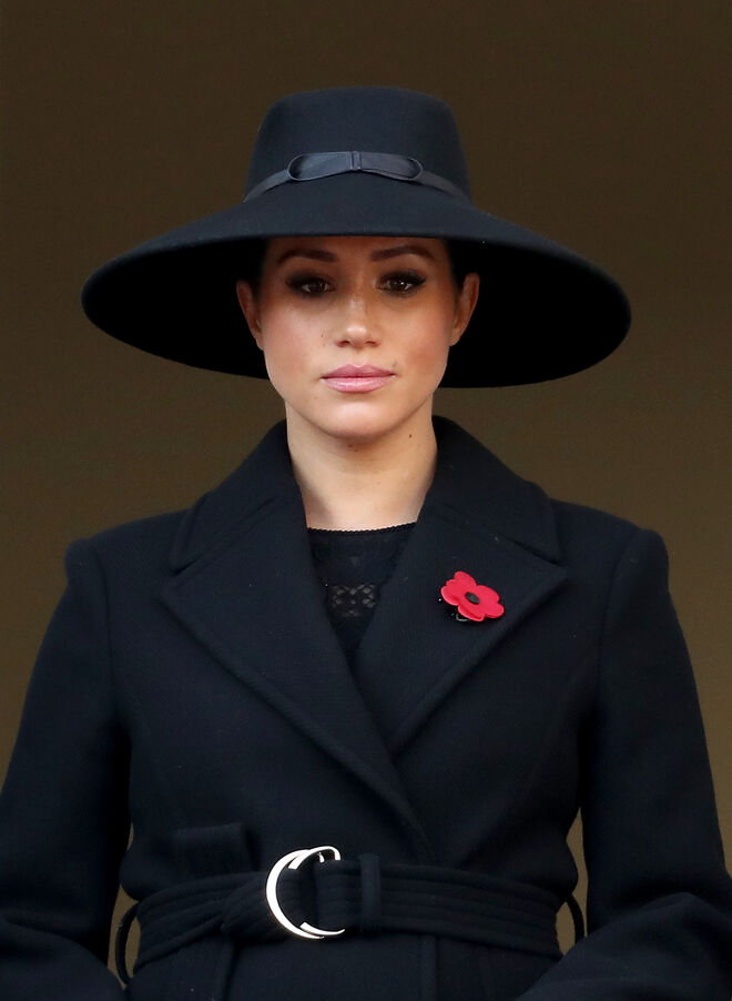 A Duquesa de Sussex com o sobretudo Stella Mccartney
