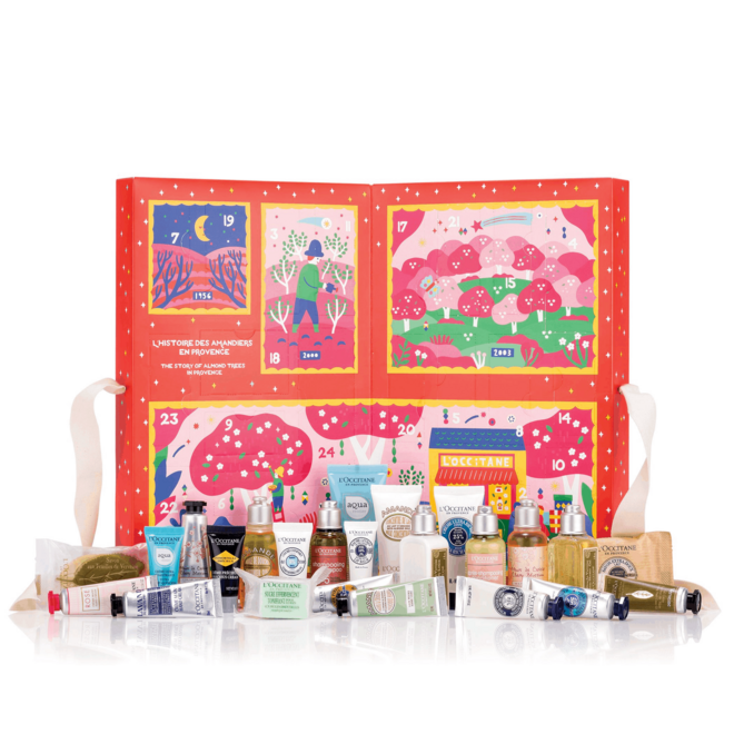 Calendário do advento clássico, €49, L'Occitane | Inclui: 1 Creme Immortelle Preciso 5ml, 1 Bálsamo de Lábios Karité 4ml, 1 Creme de Mãos Rosa 10ml, 1 Creme Ultra Rico de Corpo Karité 20ml, 1 Creme de Mãos Amêndoa 10ml, 1 Cubo Efervescente para o banho 33g, 1 Creme de Mãos Lavanda 10ml, 1 Óleo de Duche Amêndoa 35ml, 1 Creme Conforto Ligeiro Karité 5ml, 1 Leite Concentrado Amêndoa 20ml, 1 Leite de Corpo Verbena 30ml, 1 Creme de Mãos Flor de Cerejeira 10ml, 1 Champô Reparador Aromacologia 35ml, 1 Creme Ultra Hidratante Aqua Réotier 5ml, 1 Creme de Mãos Karité 10ml, 1 Sabonete Karité Extra Suave 25g, 1 Bálsamo de Mãos Intenso Karité 10ml, 1 Sabonete Folhas Verbena 25g, 1 Amaciador Reparador Aromacologia 35ml, 1 Creme de Mãos Verbena 10ml, 1 Gel de Duche Verbena 30ml, 1 Gel de Duche Flor de Cerejeira 35ml, 1 Creme de Pés Karité 10ml, 1 Geleia de Limpeza Aqua Réotier 40ml