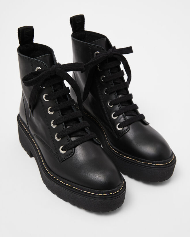 Botas, €148, BIMBA Y LOLA 