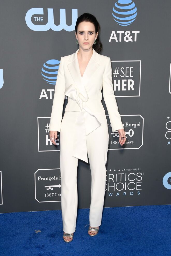 Branco- Rachel Brosnahan