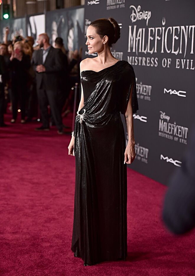 Preto- Angelina Jolie