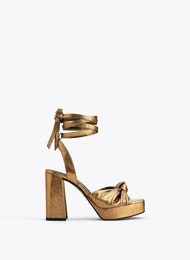 Sandálias, €99, Uterqüe