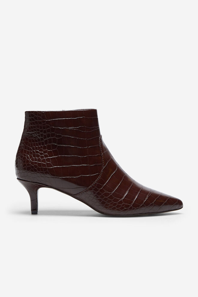 Botins, €99,99, Cortefiel