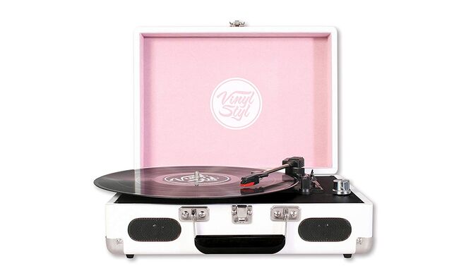 Gira-discos Groove Portable 3 Speed Turntable Cherry Blossom, de €125,90 por €69,90, Vinyl Styl, na Fnac