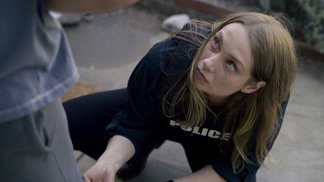 Imagens da série da Netflix Unbelievable.