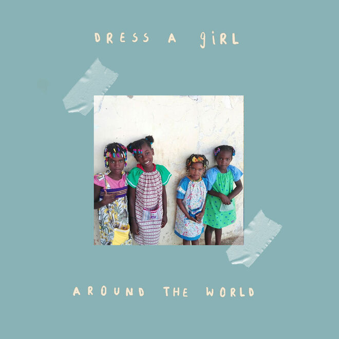 A marca de vestuário infantil portuguesa Barn Of Monkeys também assinala esta quadra com uma iniciativa solidária, ao participar numa oportunidade de costura filantrópica, que visa apoiar crianças e jovens carenciados em todo o mundo. Por cada peça vendida a marca compromete-se a doar o mesmo valor em tecido à associação Dress a Girl Portugal.