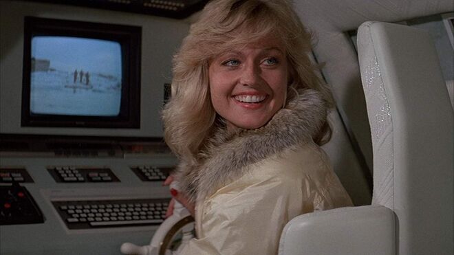 #52 Mary Stövin como Kimberley Jones em ‘007 - Alvo em Movimento’ (1985)