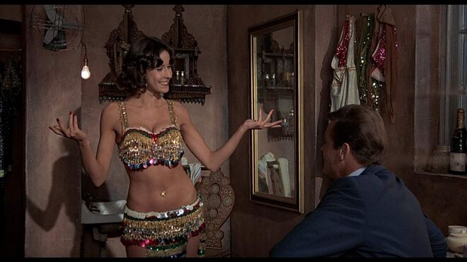 #34 Carmen du Sautoy como Saida em ‘007 e o Homem da Pistola Dourada’ (1974)