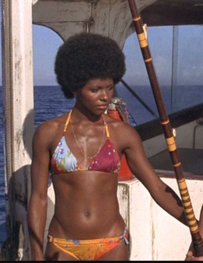 #30 Gloria Hendry como Rosie Carver em ‘007 - Vive e Deixa Morrer’ (1973)