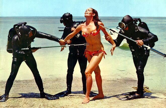 #13 Martine Beswick como Paula Caplan em ‘007 - Operação Relâmpago’ (1965)
