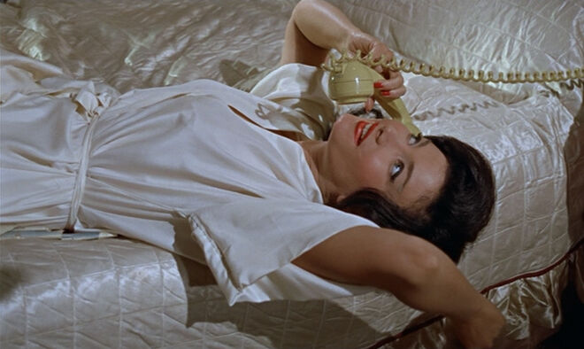 #3 Zena Marshall como Miss Taro em ‘Agente Secreto 007’ (1962)