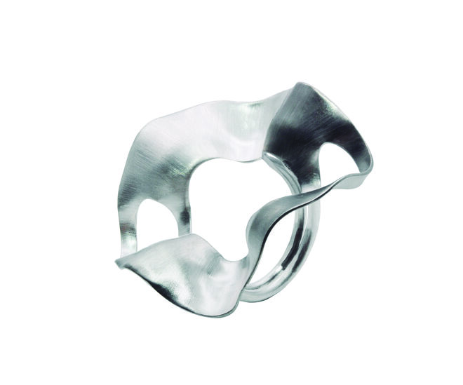Anel Water Lilly, €99,90, Eugénio Campos