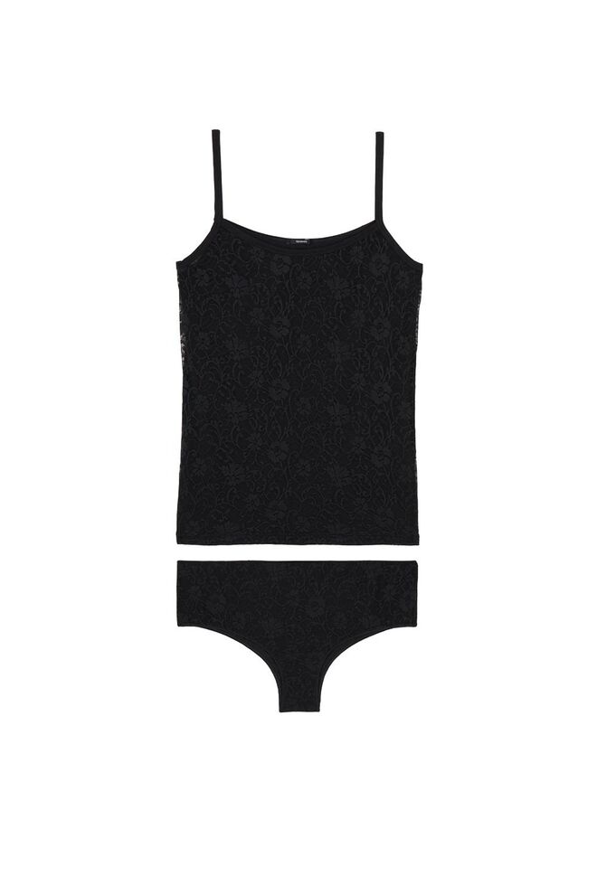 Top e Culotte em renda, €9,99, Tezenis