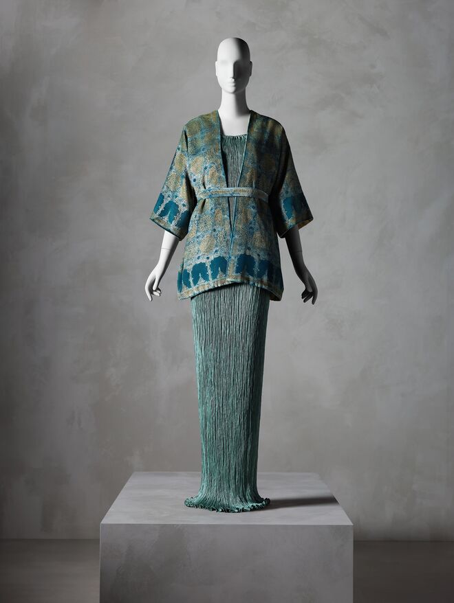 Casaco de Mariano Fortuny y Madrazo, década de 1920/30. Na exposição In Pursuit of Fashion ‒ The Sandy Schreier Collection.