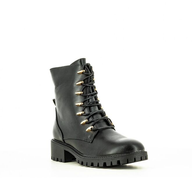 Botas, €37,50, Seaside 
