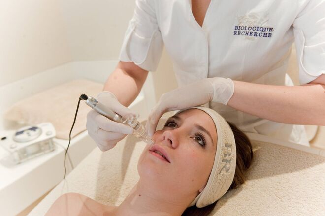 Tratamento Micropuncture Lab Regenerante anti-age, €210, Biologique Recherche, no Estoril Wellness Center