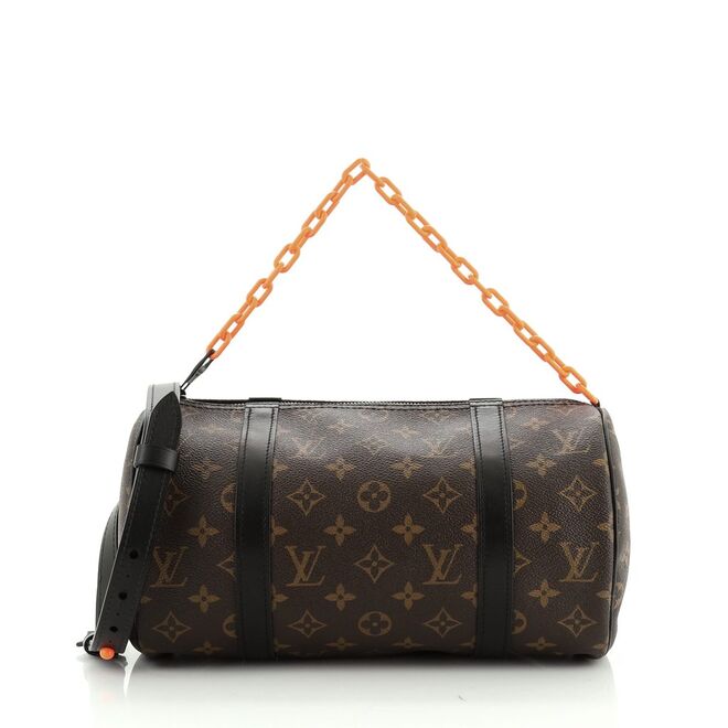 Carteira Papillon, €1 806,17, Chanel, em www.rebag.com
