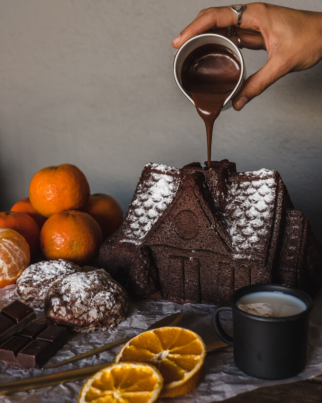 Bolo casinha de chocolate recheado de brigadeiro, €45, Brigadeirando