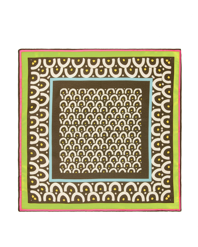 Lenço em poliéster, €9,95, Benetton 