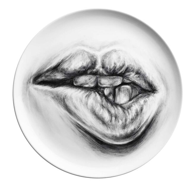 Prato em cerâmica, €190, Angela Di Folco, em artemest.com 