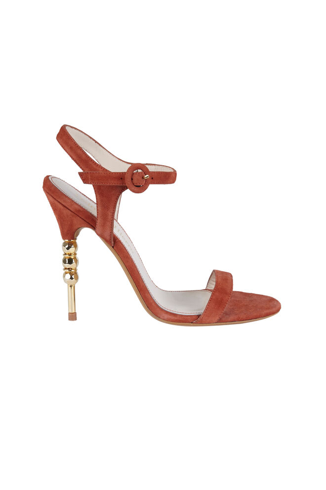 Sandálias em camurça, €56, Pedro del Hierro 