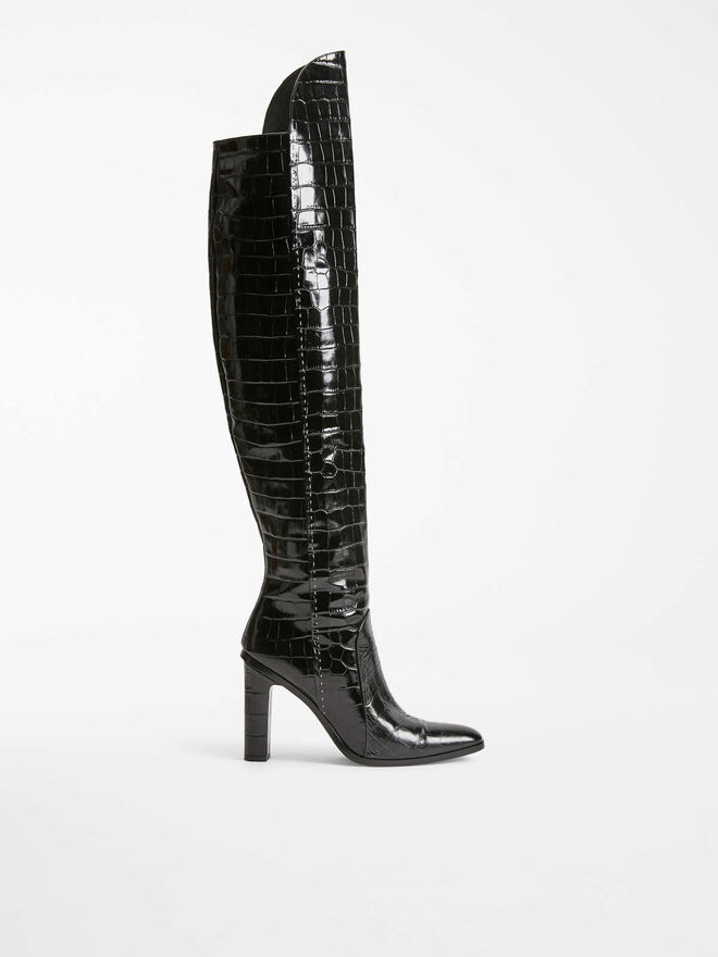 Botas em pele, €879, Max Mara 