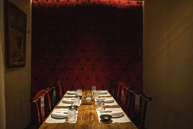 Soão – Taberna Asiática, Lisboa | A pensar em quem gostaria de passar o ano na Ásia, o Soão traz a Alvalade as melhores delícias orientais, desde robata de vieira, variedades de dim sums, sushi e caril de lavagante, acabando com sobremesas variadas das samosas de chocolate e coco ao cheesecake japonês. 