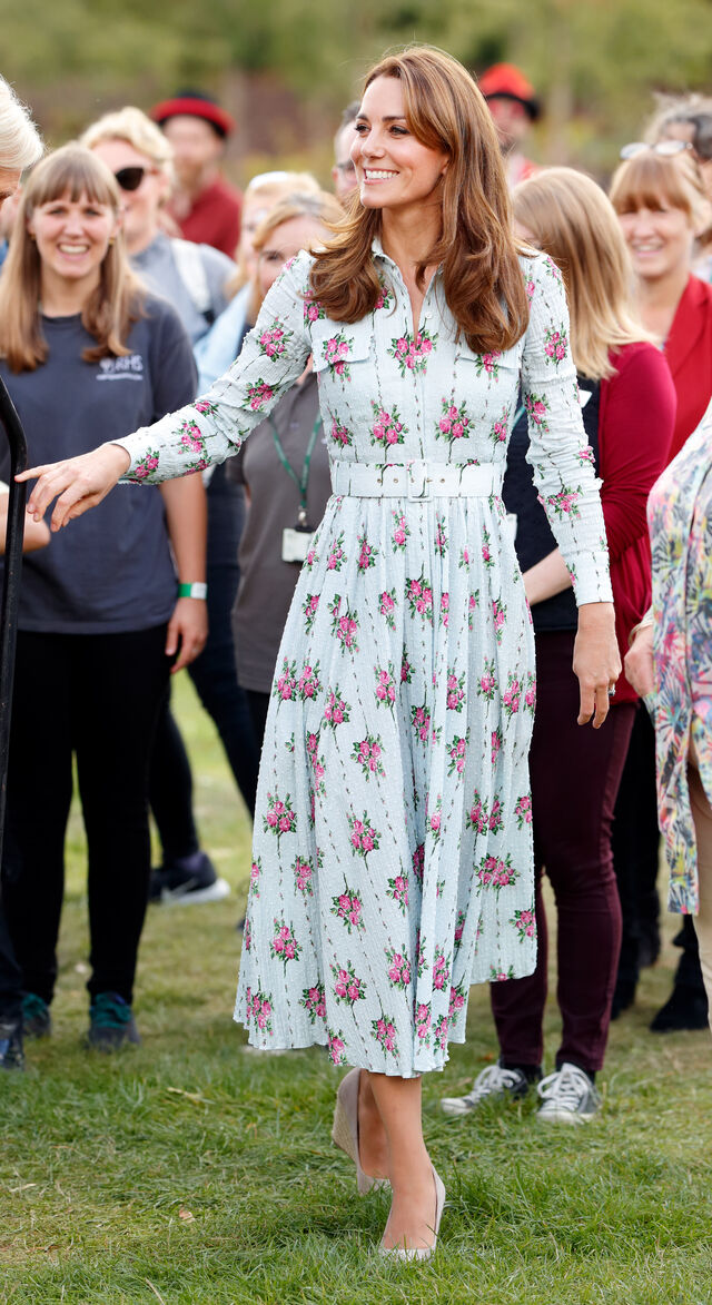 A duquesa de Cambridge num look Emilia Wickstead