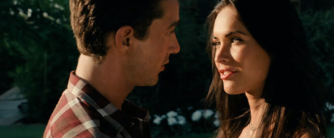 Shia LaBeouf e Megan Fox em 'Transformers' (2007)
