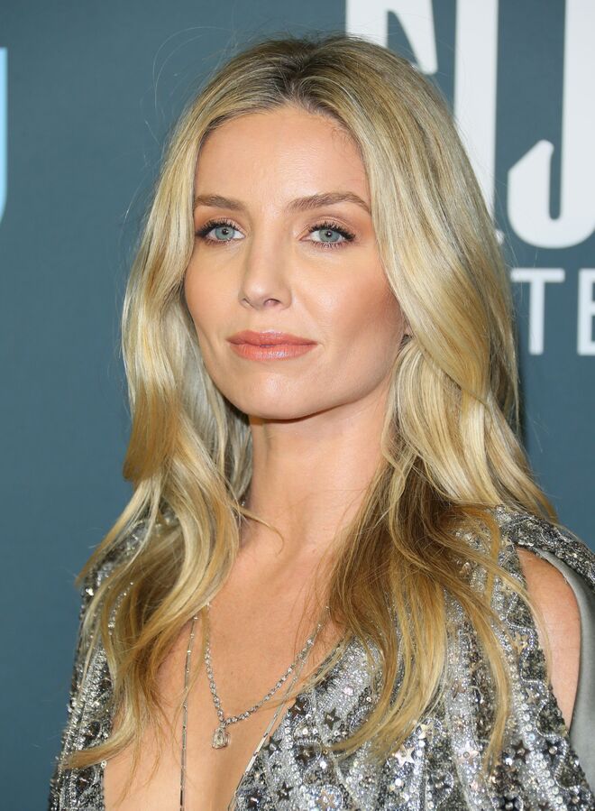 Annabelle Wallis